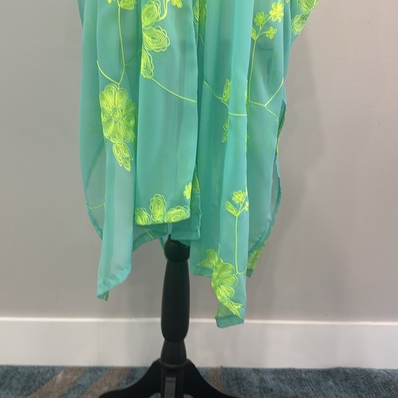 Chic Mint Floral Kimono - Picture 3 of 4